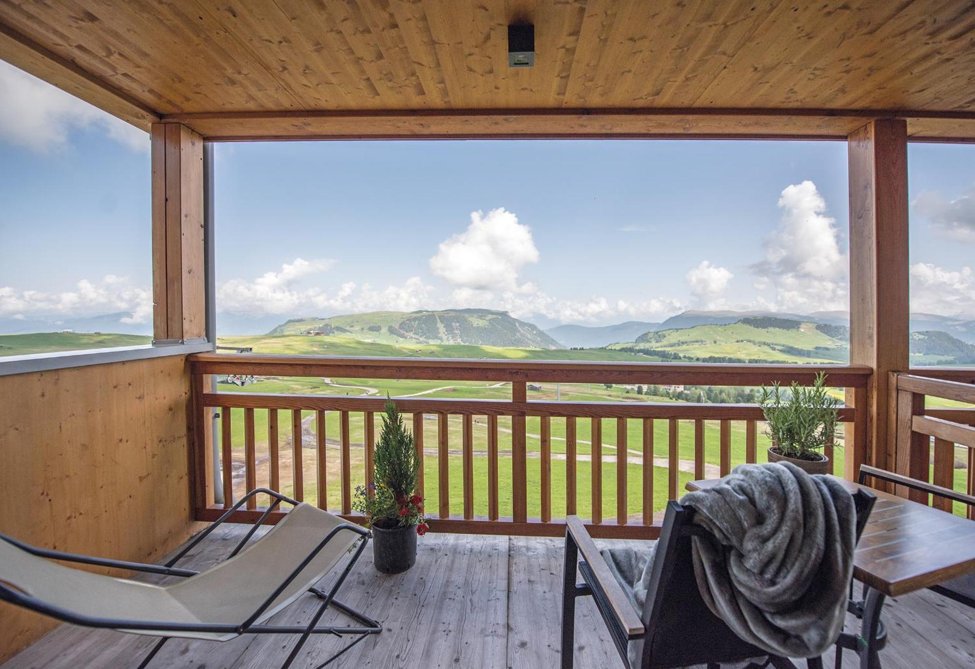 Hotel Goldknopf Alpe Di Siusi Εξωτερικό φωτογραφία